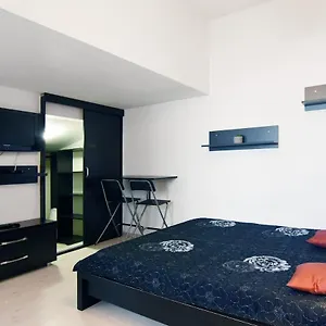 Bucharest Studio Бухарест