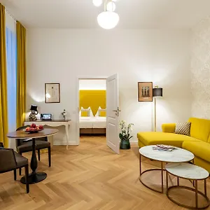 4* فندق Theaterhotel &