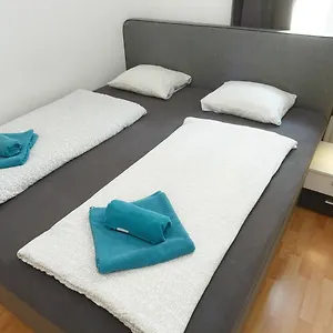  Appartement In Near Schoenbrunn & Westbahnhof - Keyless Check-in