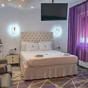 Pensiune Amethyst House Therme & Bucharest Airport ****